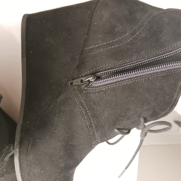 Universal Thread, lace up, platform booties size 7 - Picture 5 of 6
